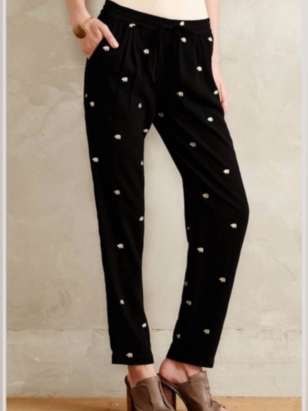 Anthropologie Tolani Black Ankle Pants w/Embroidered Gold Elephants S
